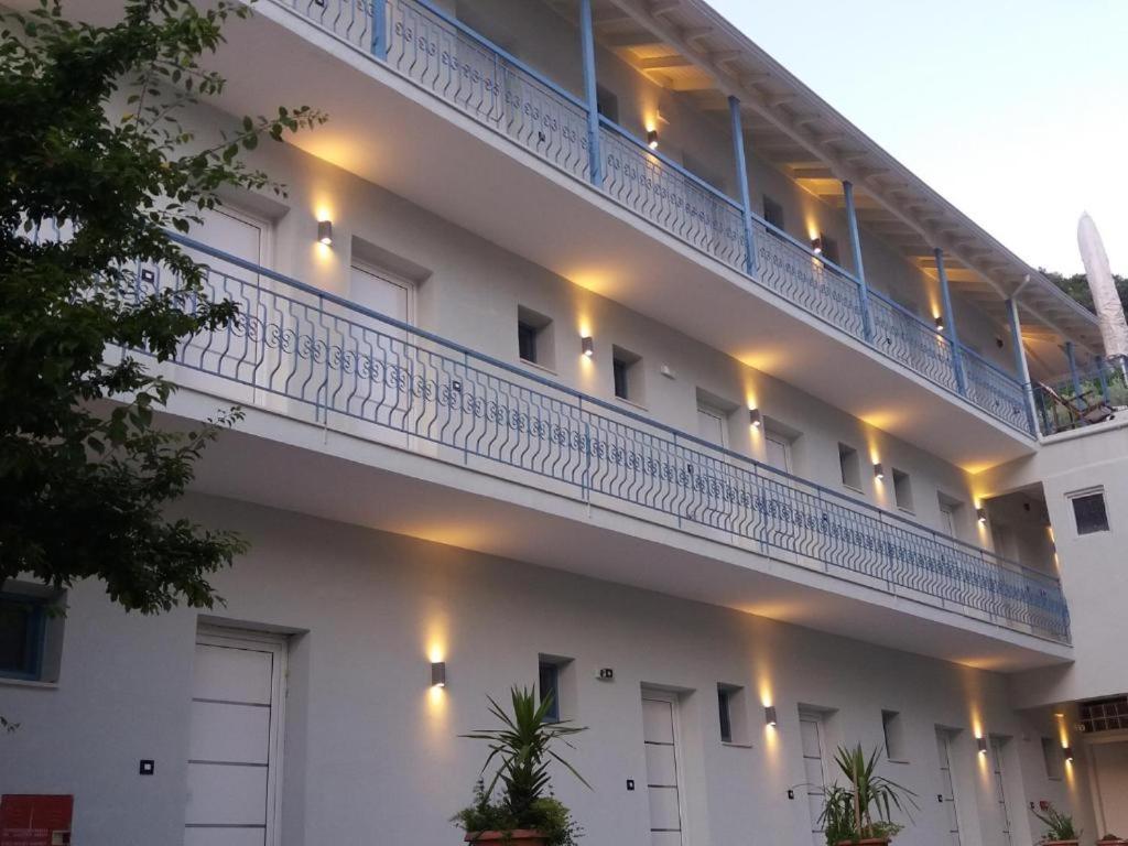 Aκrotiriresort Vasiliki  Exterior photo